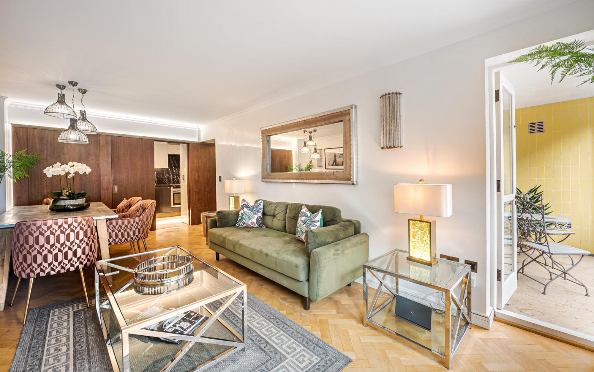 Modern Knightsbridge Apartment With Balcony Overlooking Harrods Prime Location London Exterior photo