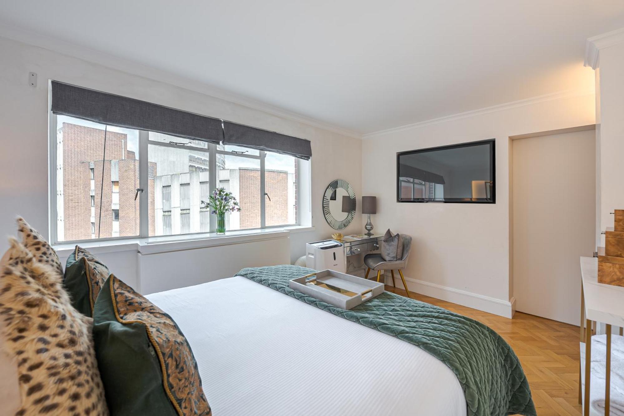 Modern Knightsbridge Apartment With Balcony Overlooking Harrods Prime Location London Exterior photo