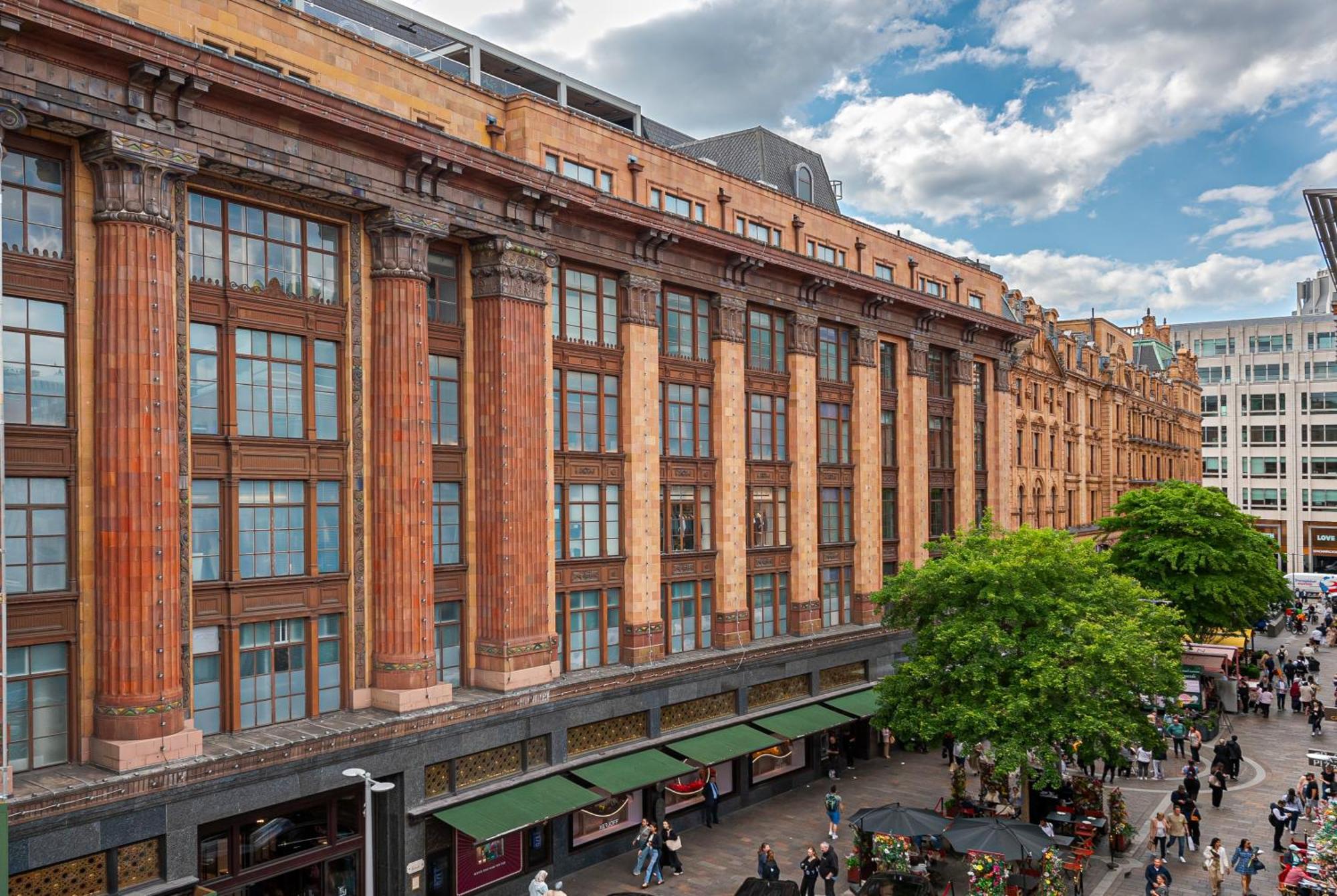 Modern Knightsbridge Apartment With Balcony Overlooking Harrods Prime Location London Exterior photo