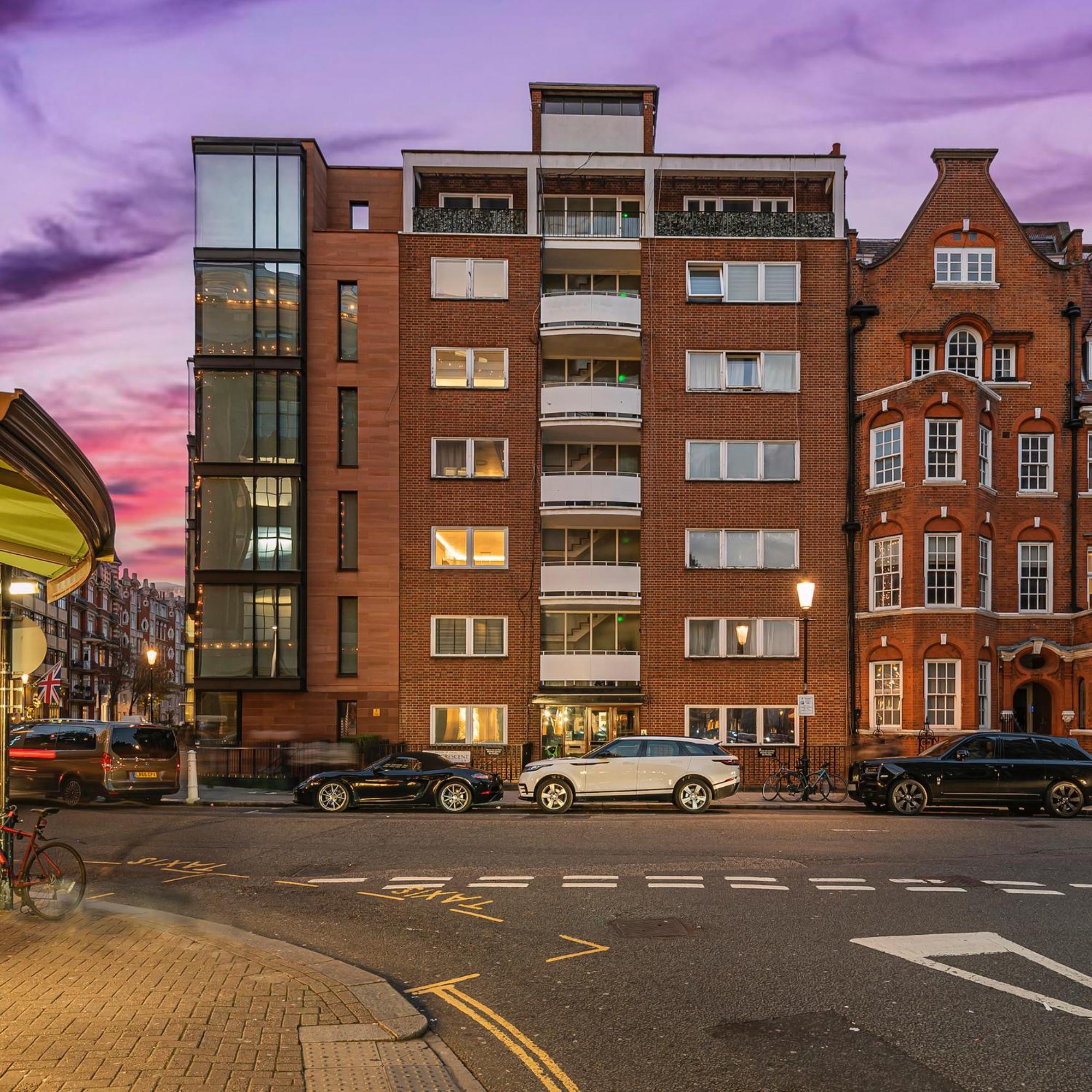 Modern Knightsbridge Apartment With Balcony Overlooking Harrods Prime Location London Exterior photo